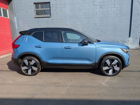 Used 2023 Volvo XC40 Recharge Ultimate image 2
