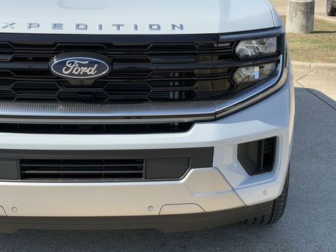 New 2025 Ford Expedition Platinum w/ Platinum Ultimate Package image 39