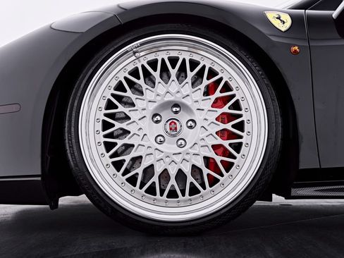 Used 2018 Ferrari 488 Spider RWD image 3