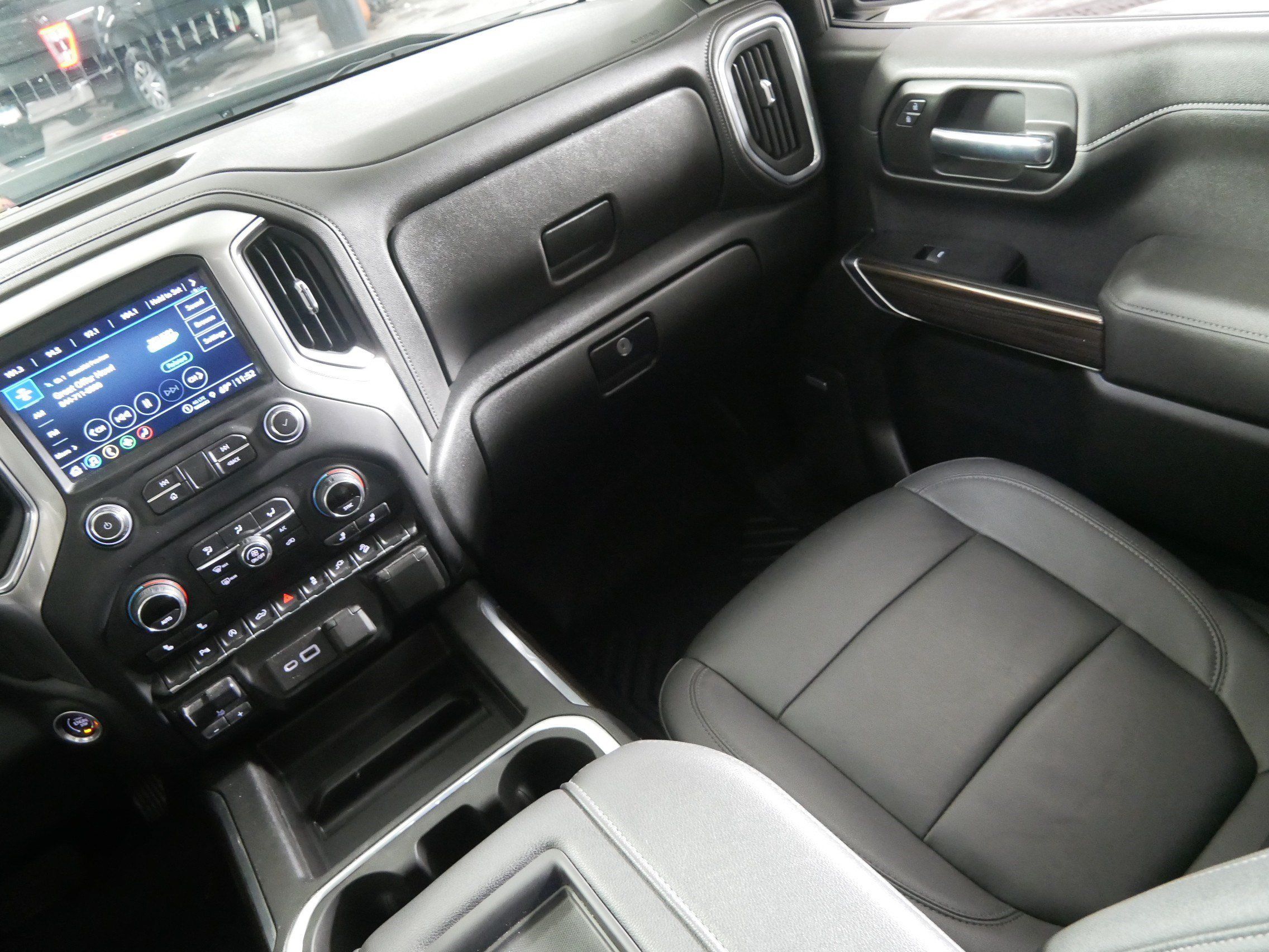 Certified 2021 Chevrolet Silverado 1500 LT Trail Boss w/ Convenience Package II AWD/4WD image 11
