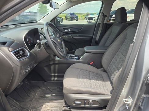 Used 2023 Chevrolet Equinox LT AWD/4WD image 9