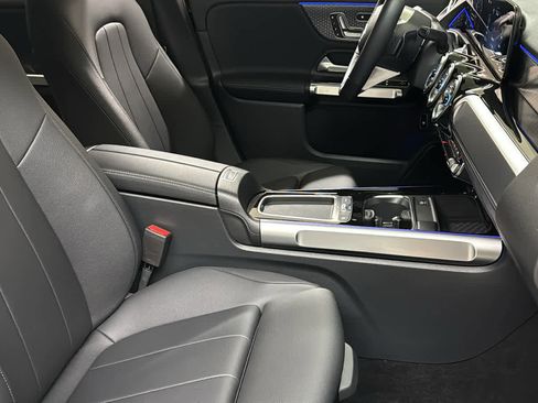 Certified 2024 Mercedes-Benz GLB 250 4MATIC image 36