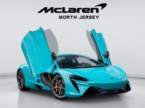 New 2025 McLaren Artura RWD image 6