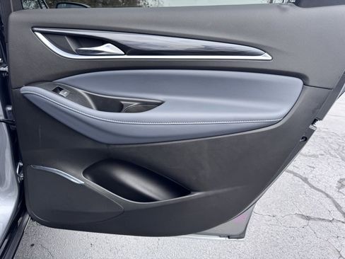 Used 2023 Buick Enclave Essence w/ Sport Touring Edition image 27