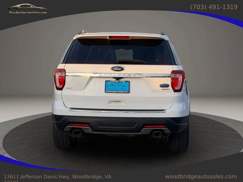 Used 2018 Ford Explorer XLT w/ Equipment Group 202A image 6