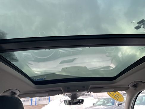 Used 2022 Volkswagen Tiguan SE image 25