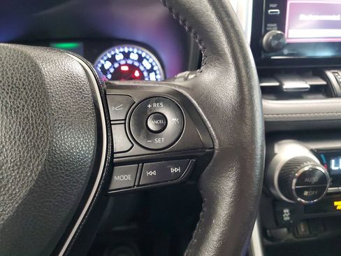 Used 2021 Toyota RAV4 XLE Premium w/ Carpet Mat Package (TMS) image 24