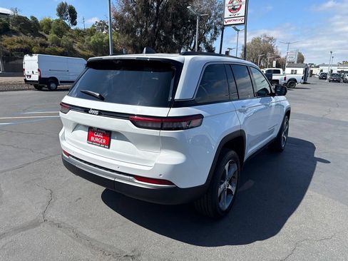 Used 2026 Jeep Grand Cherokee Limited w/ Luxury Tech Group II RWD image 7