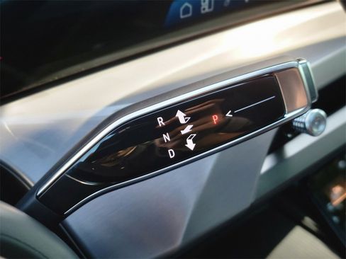 New 2026 Cadillac Vistiq Premium Luxury w/ LPO, Floor Liner Package image 25