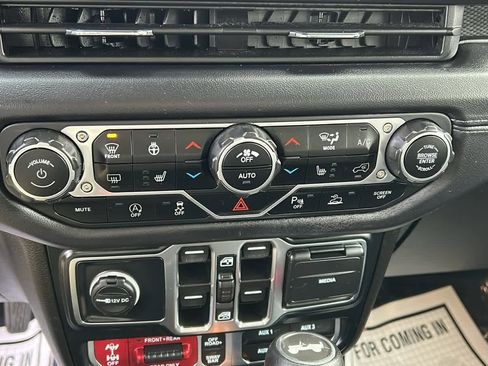 Used 2024 Jeep Wrangler Unlimited Rubicon image 18