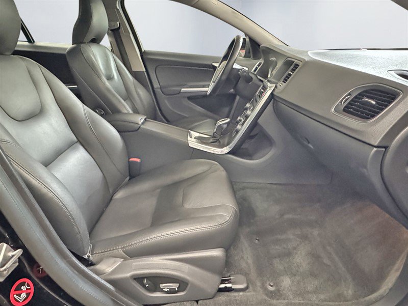 Used 2015 Volvo V60 T5 Premier FWD image 24