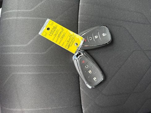 Used 2020 Chevrolet Trax LT w/ LT Convenience Package AWD/4WD image 31