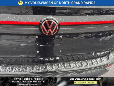 New 2026 Volkswagen Taos SE image 24