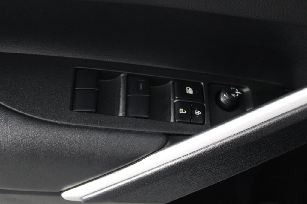 Used 2026 Toyota Corolla Cross XLE AWD/4WD image 21