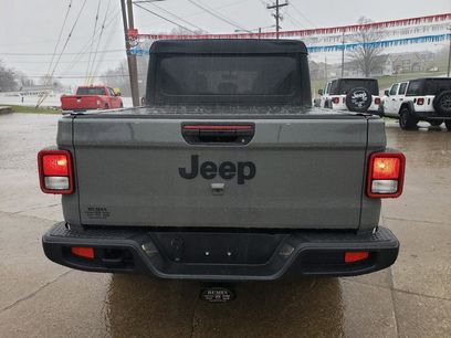 Used 2023 Jeep Gladiator Sport