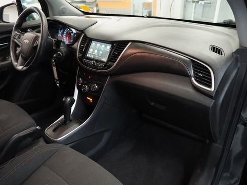 Used 2019 Chevrolet Trax LS w/ Tint and Cruise Package image 11