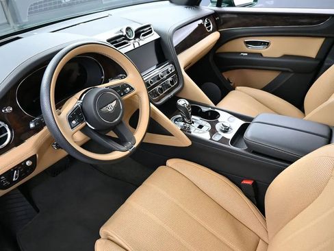 Certified 2023 Bentley Bentayga AWD/4WD image 17
