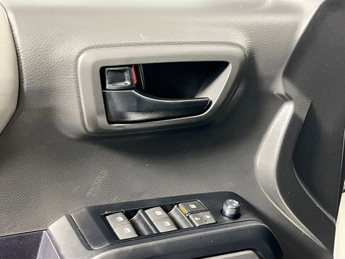 Used 2023 Toyota Tacoma SR AWD/4WD image 16