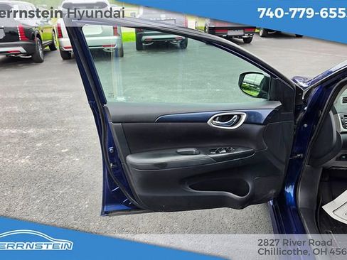 Used 2017 Nissan Sentra SR w/ Electronics Package FWD image 7
