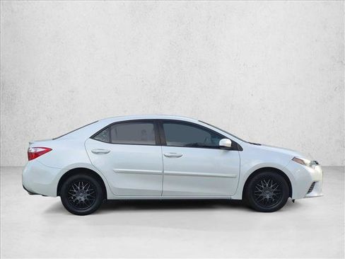 Used 2015 Toyota Corolla LE FWD image 3