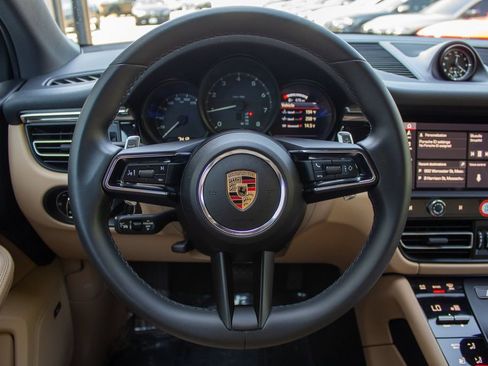 Used 2025 Porsche Macan AWD/4WD image 14