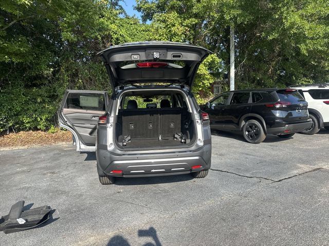 Used 2023 Nissan Rogue SL w/ SL Premium Package FWD image 12