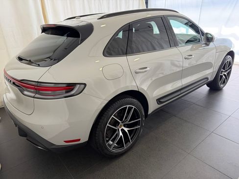 Certified 2026 Porsche Macan AWD/4WD image 9