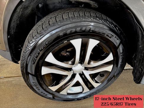 Used 2013 Toyota RAV4 LE AWD/4WD image 33