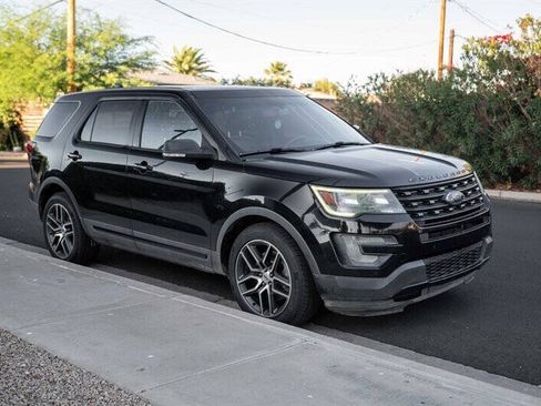 Used 2017 Ford Explorer Sport w/ Equipment Group 401A AWD/4WD image 7