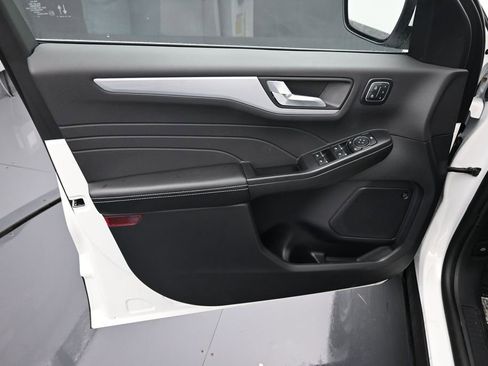 New 2026 Ford Escape SE w/ PHEV Premium Package FWD image 15