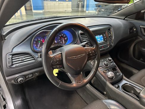 Used 2015 Chrysler 200 S image 18