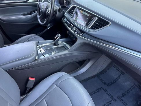 Used 2019 Buick Enclave Premium AWD/4WD image 31