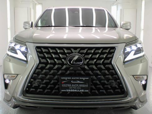 Used 2022 Lexus GX 460 Premium w/ Accessory Package AWD/4WD image 23