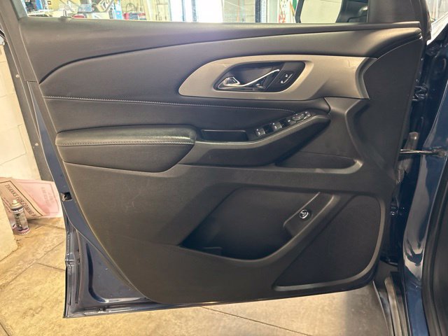 Used 2023 Chevrolet Traverse LT FWD image 10