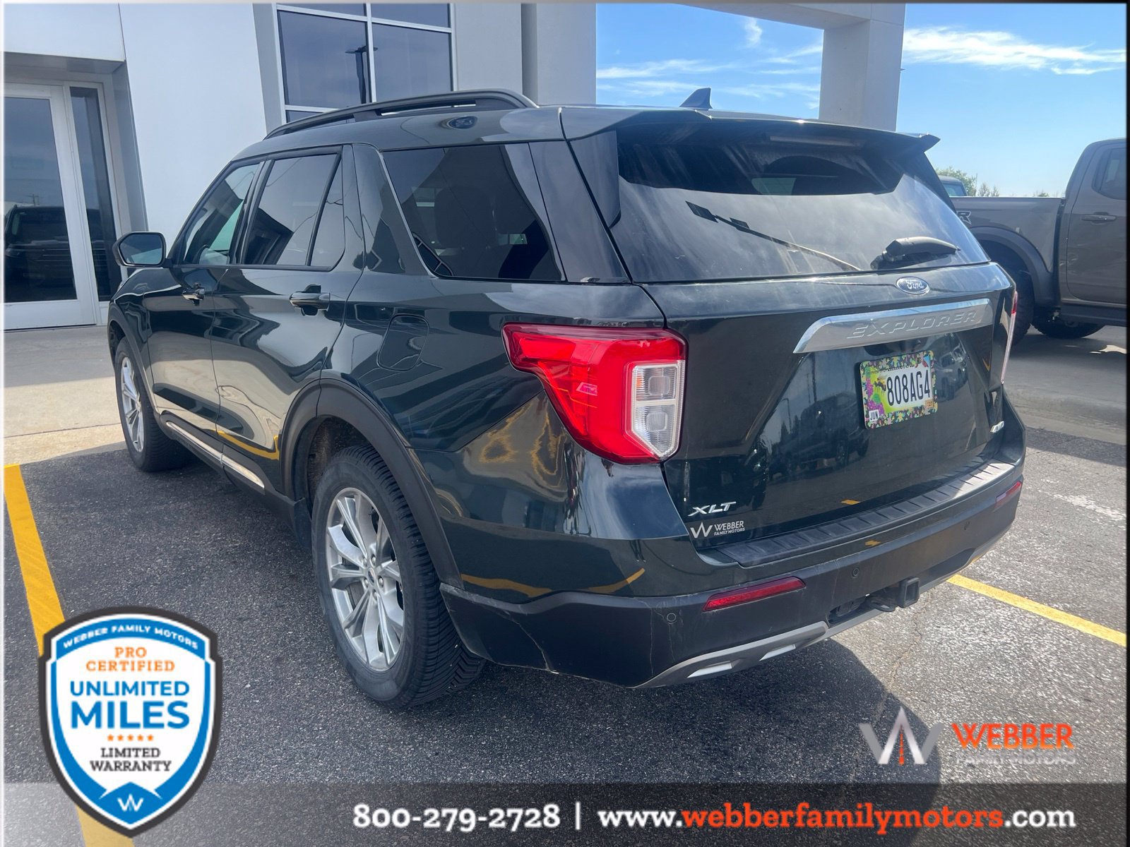 Used 2022 Ford Explorer XLT w/ Equipment Group 202A AWD/4WD image 2