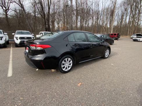 Used 2023 Toyota Corolla LE image 8