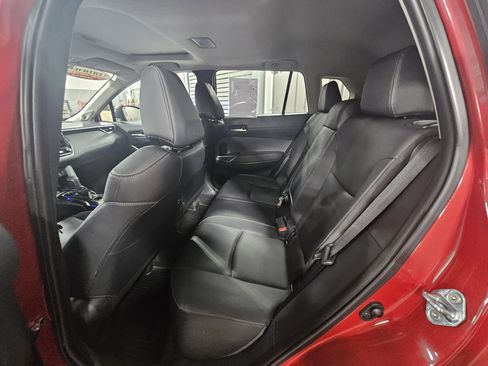 Certified 2024 Toyota Corolla Cross XLE image 14