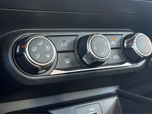 Used 2025 Nissan Kicks S image 7