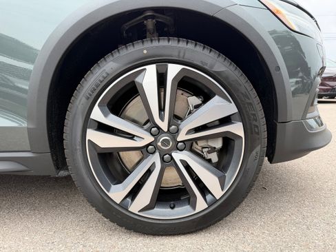 New 2026 Volvo V60 B5 Cross Country Plus w/ Protection Package Premier image 7