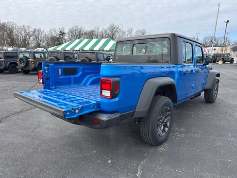 New 2026 Jeep Gladiator Sport image 18