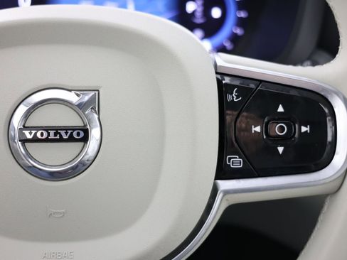 Used 2025 Volvo XC60 B5 Plus w/ Protection Package Premier AWD/4WD image 29