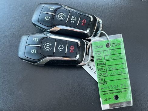 Used 2017 Lincoln MKX Reserve FWD image 43
