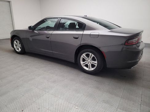 Used 2020 Dodge Charger SXT RWD image 3