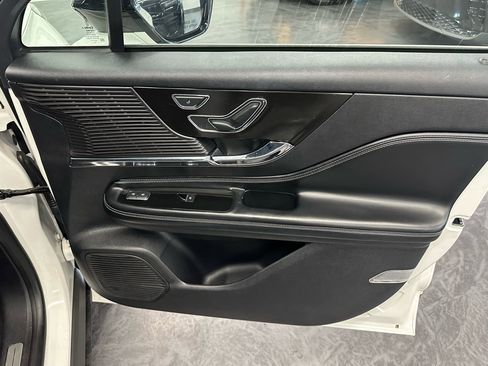 Used 2021 Lincoln Corsair AWD w/ Premium Package image 13