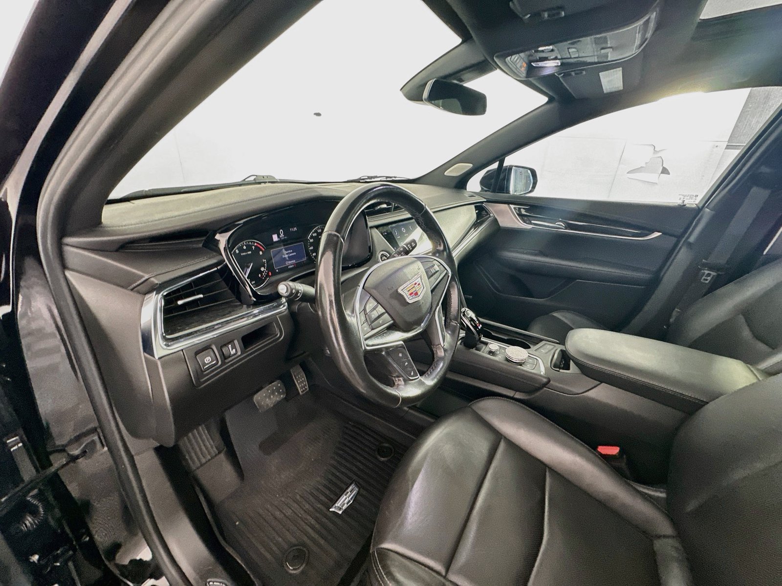 Used 2021 Cadillac XT5 Premium Luxury w/ LPO, Floor Liner Package FWD image 9