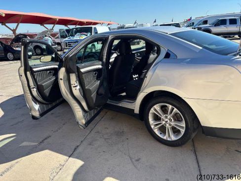 Used 2017 Ford Taurus SEL image 14