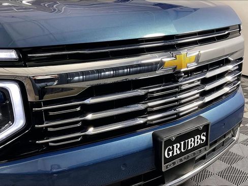 Used 2025 Chevrolet Suburban Premier image 39