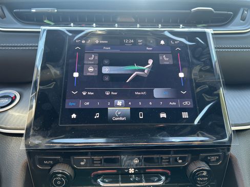 New 2026 Jeep Grand Cherokee L Laredo RWD image 25
