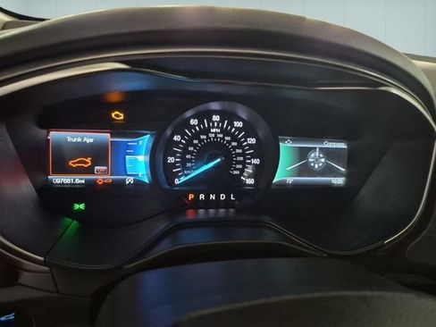 Used 2020 Ford Fusion SE FWD image 17