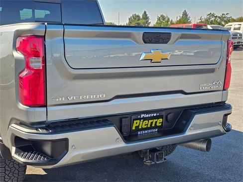 Used 2024 Chevrolet Silverado 3500 High Country w/ High Country Premium Package image 7